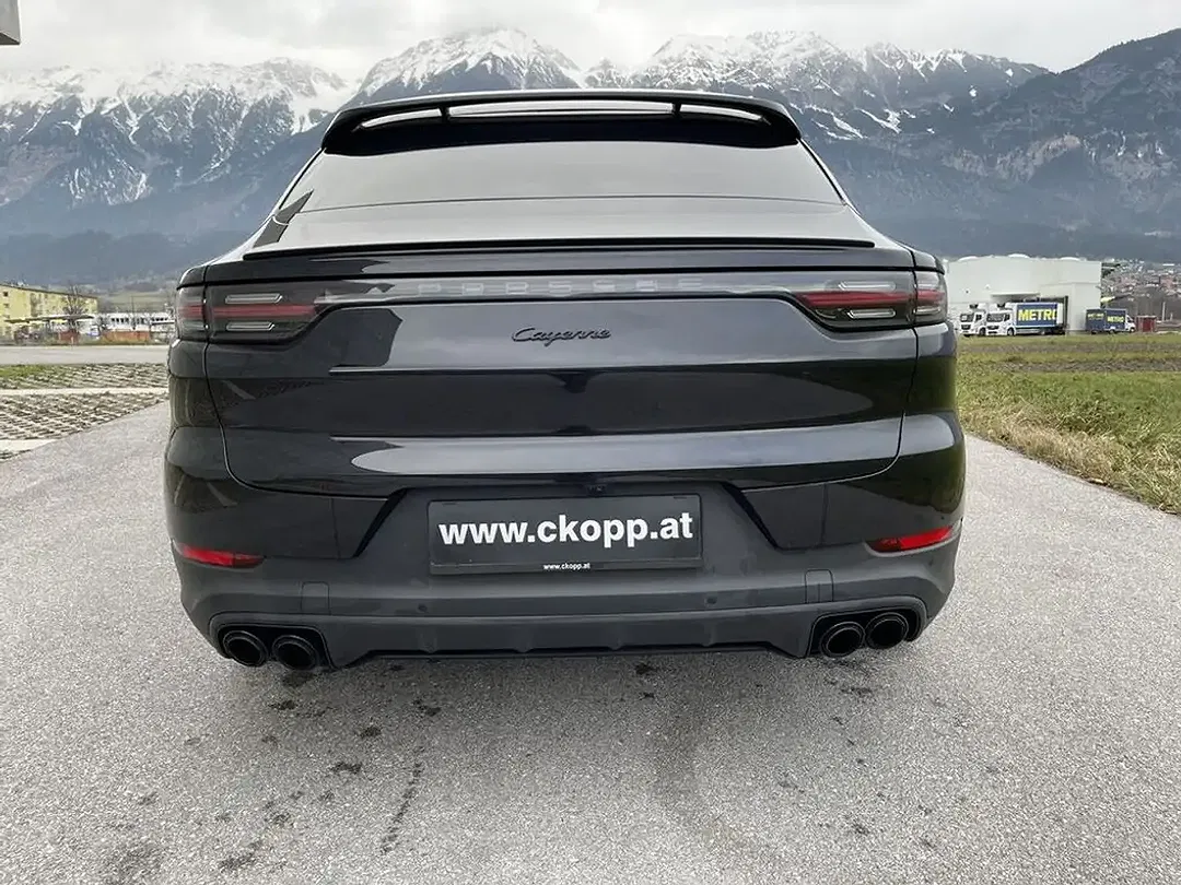 Porsche Cayenne E-Hybrid Coupe - Thumbnail 9