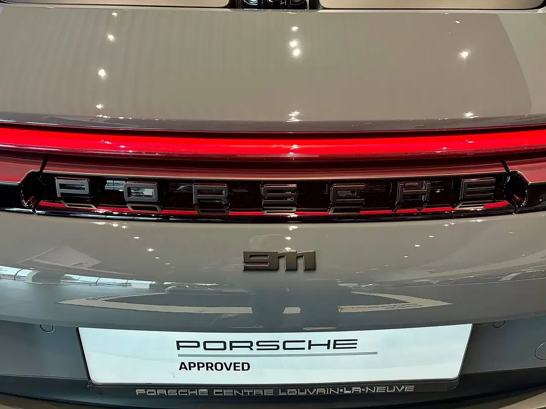 Porsche 911 GTS Cabriolet - Thumbnail 7