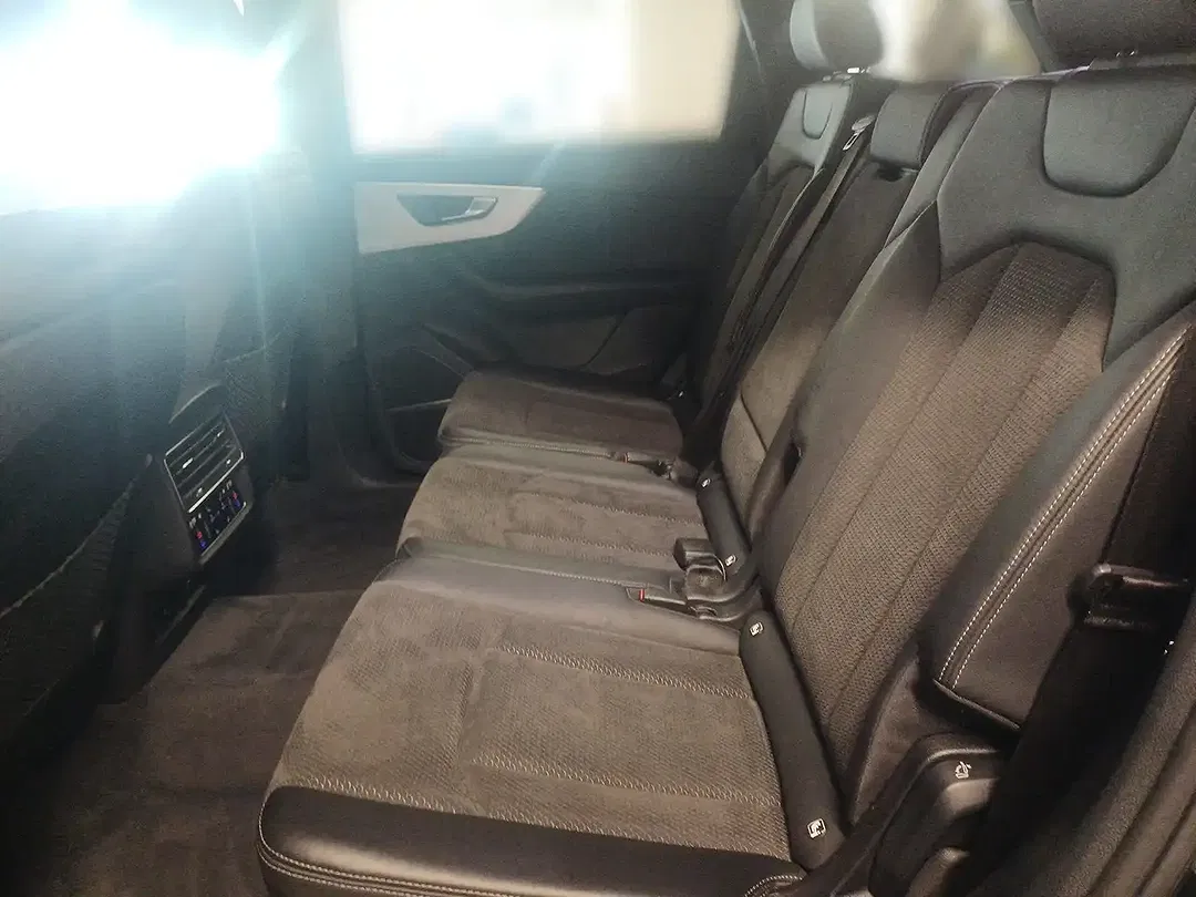 Audi Q7 quattro S line - Thumbnail 11