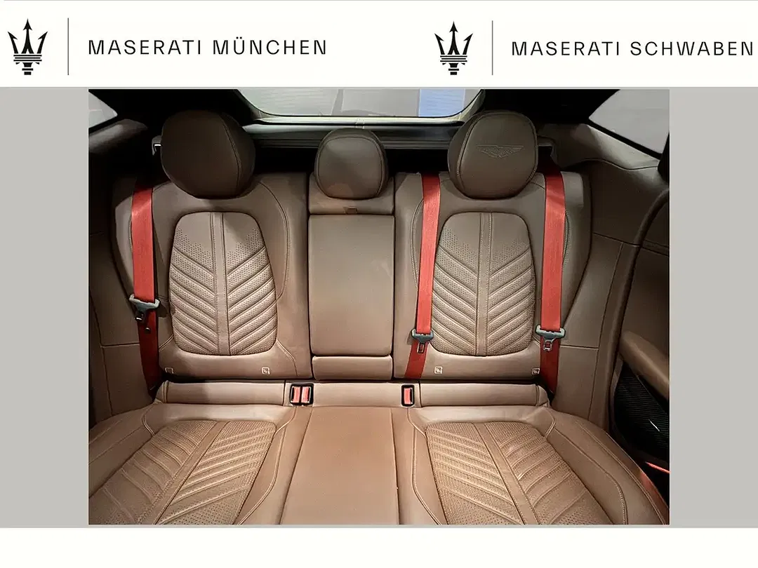 Aston Martin DBX 707 - Thumbnail 11