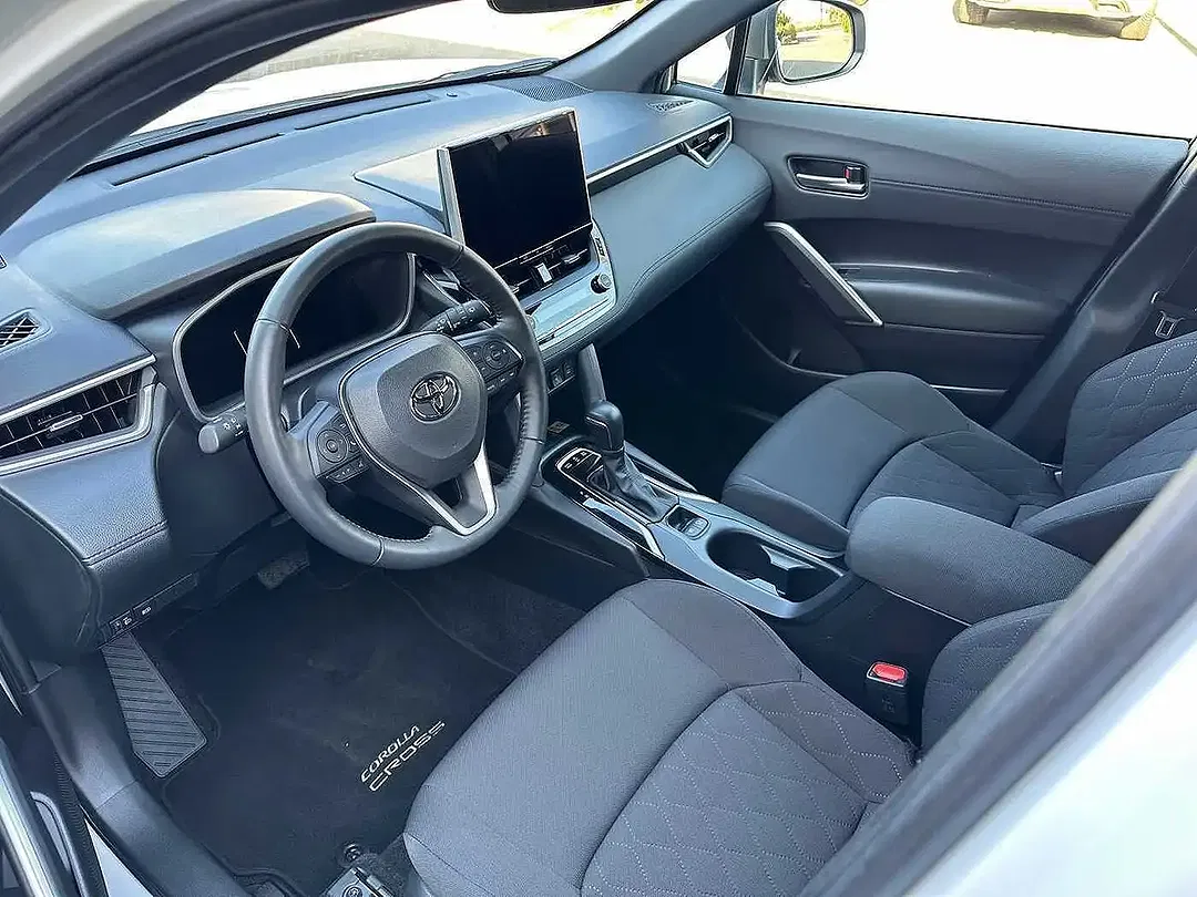 Toyota Corolla Cross Hybrid Style - Thumbnail 9