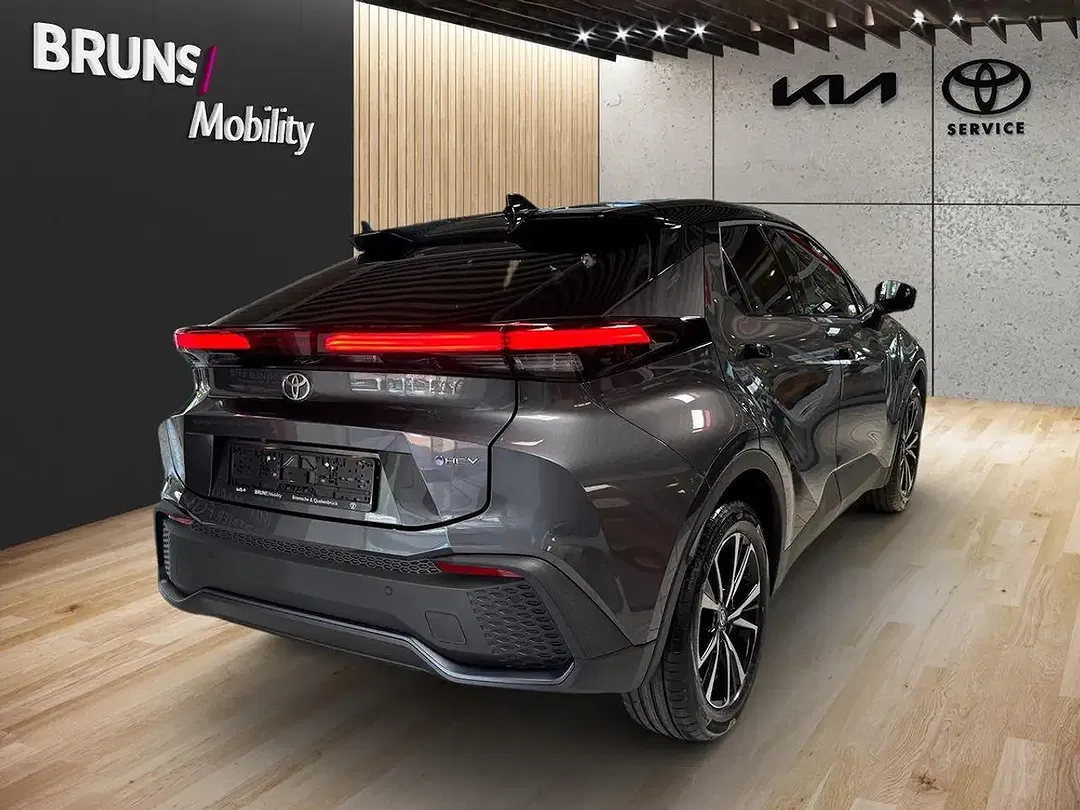 Toyota C-HR Hybrid Teamplayer - Thumbnail 4