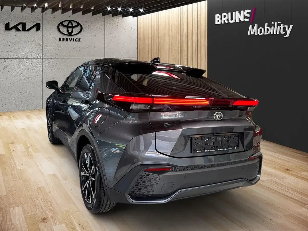 Toyota C-HR Hybrid Teamplayer - Thumbnail 5