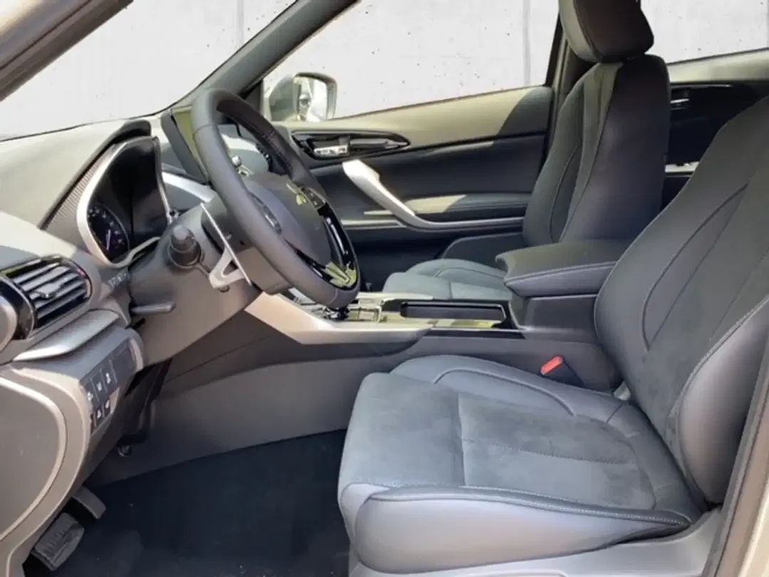 Mitsubishi Eclipse Cross PHEV AUT Select - Thumbnail 9