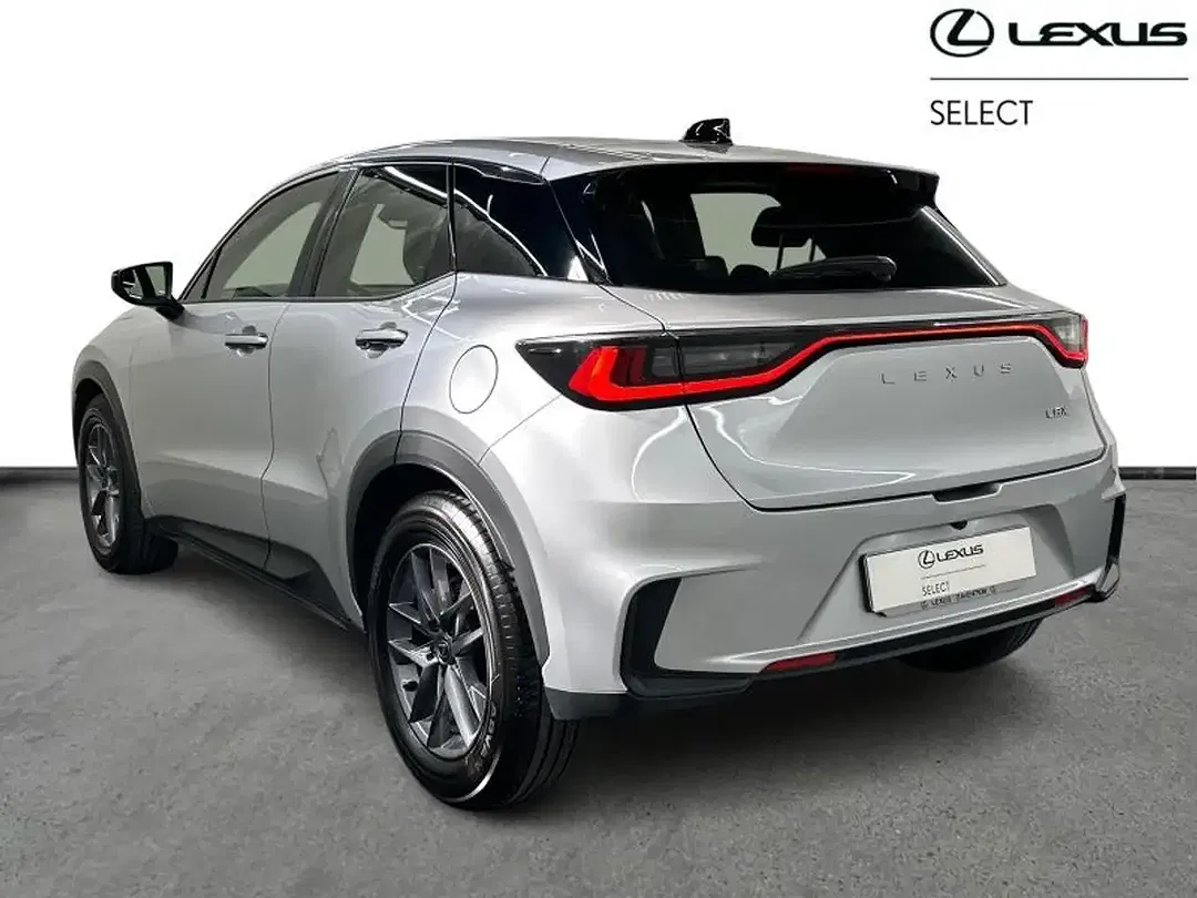 Lexus LBX - foto 2