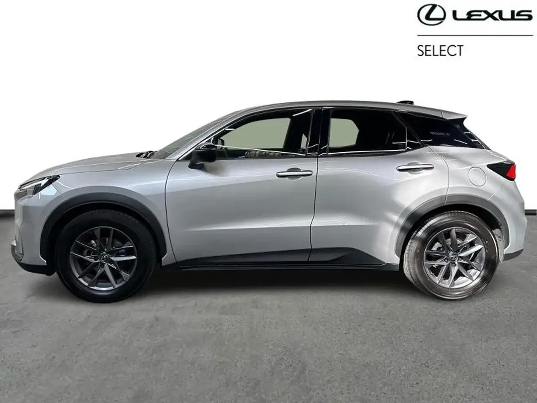 Lexus LBX - Thumbnail 3