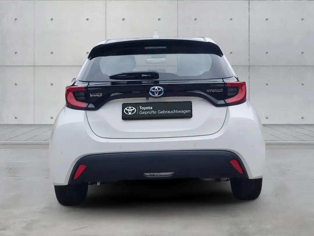 Toyota Yaris Hybrid Team Deutschland - Thumbnail 5