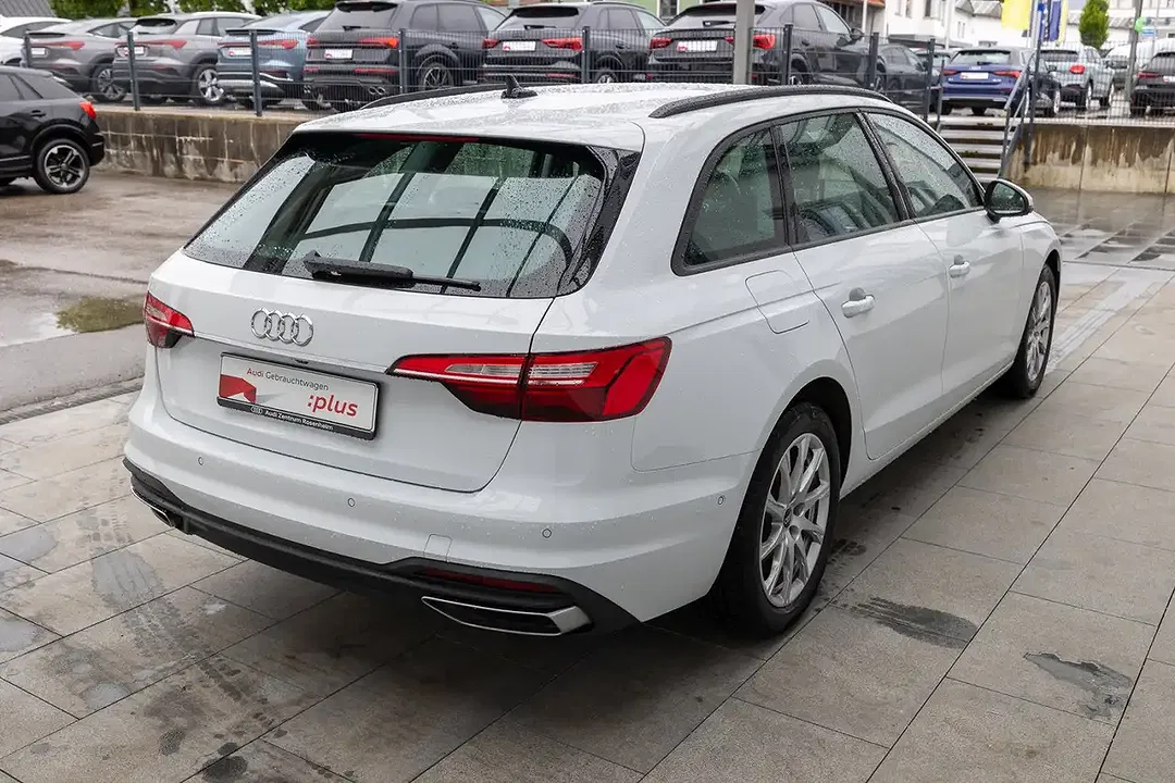 Audi A4 40 TDI Avant sport - Thumbnail 3