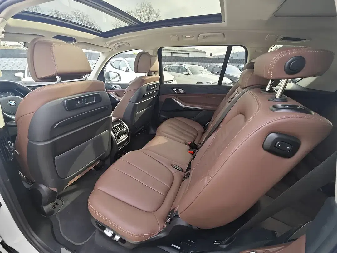 BMW X7 Lounge - foto 2
