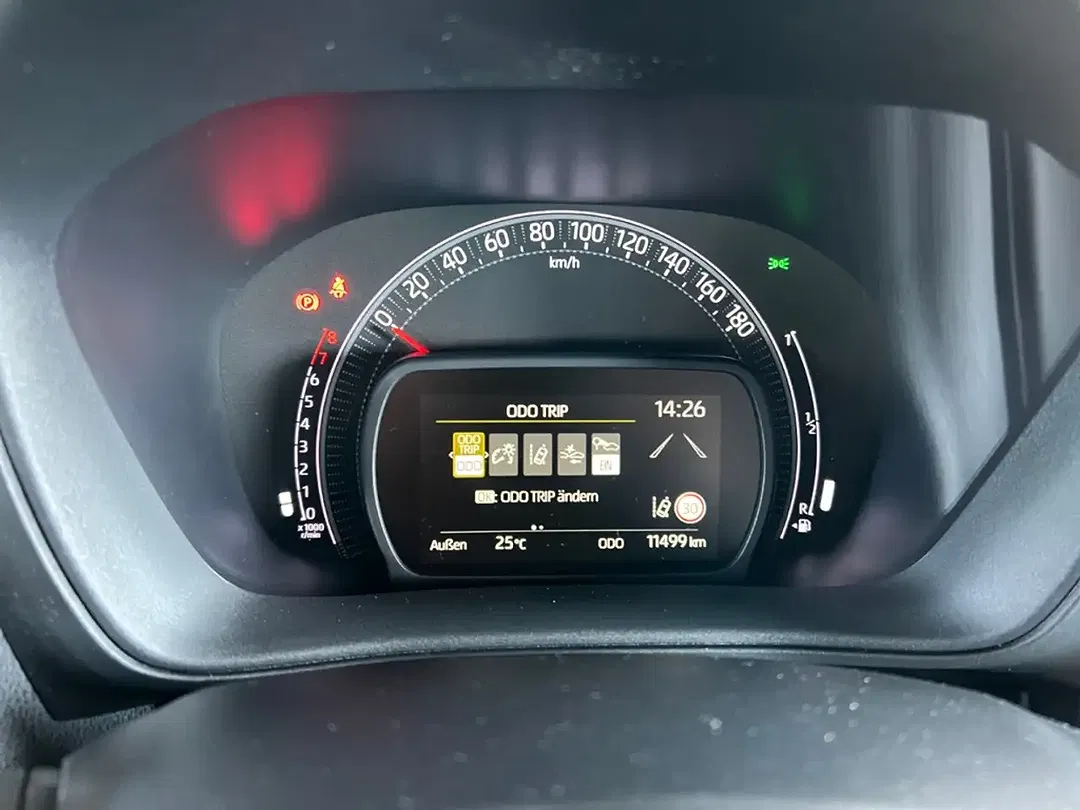 Toyota Aygo X Teamplayer - Thumbnail 12