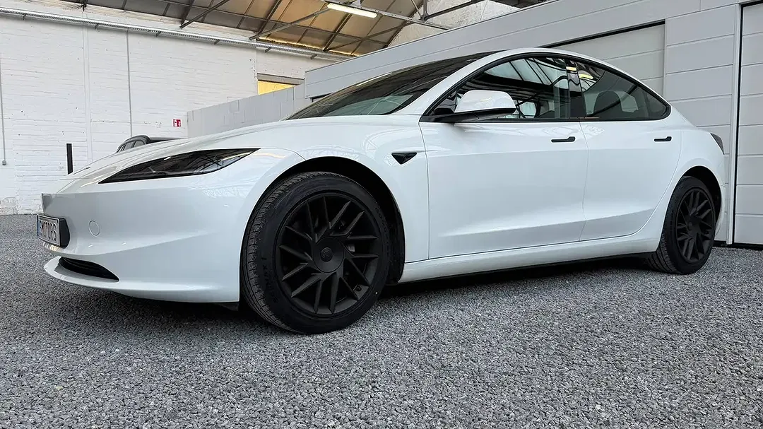 Tesla Model 3 RWD Premium - Thumbnail 11