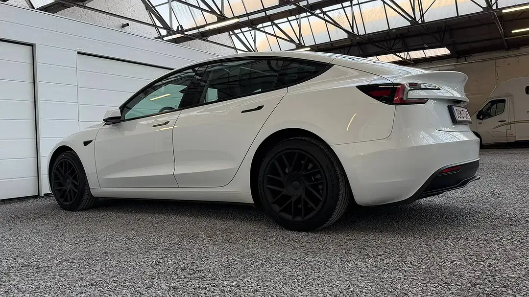 Tesla Model 3 RWD Premium - Thumbnail 15