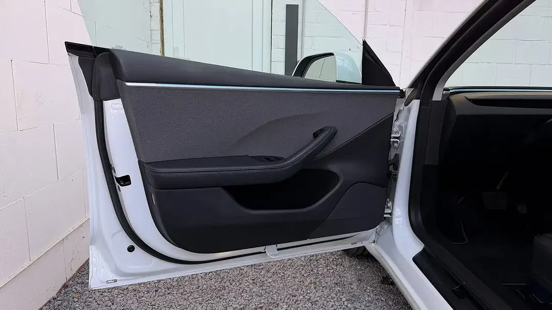 Tesla Model 3 RWD Premium - Thumbnail 16