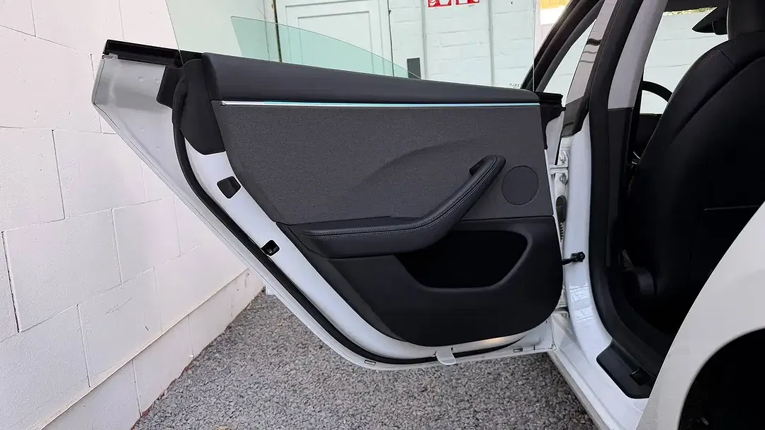 Tesla Model 3 RWD Premium - Thumbnail 17