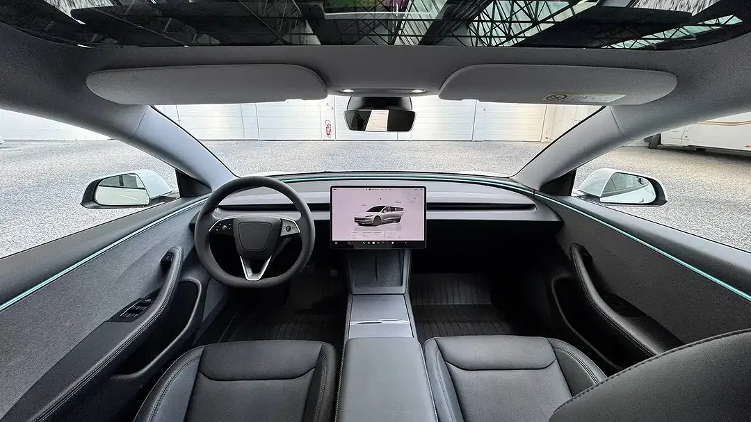 Tesla Model 3 RWD Premium - Thumbnail 18