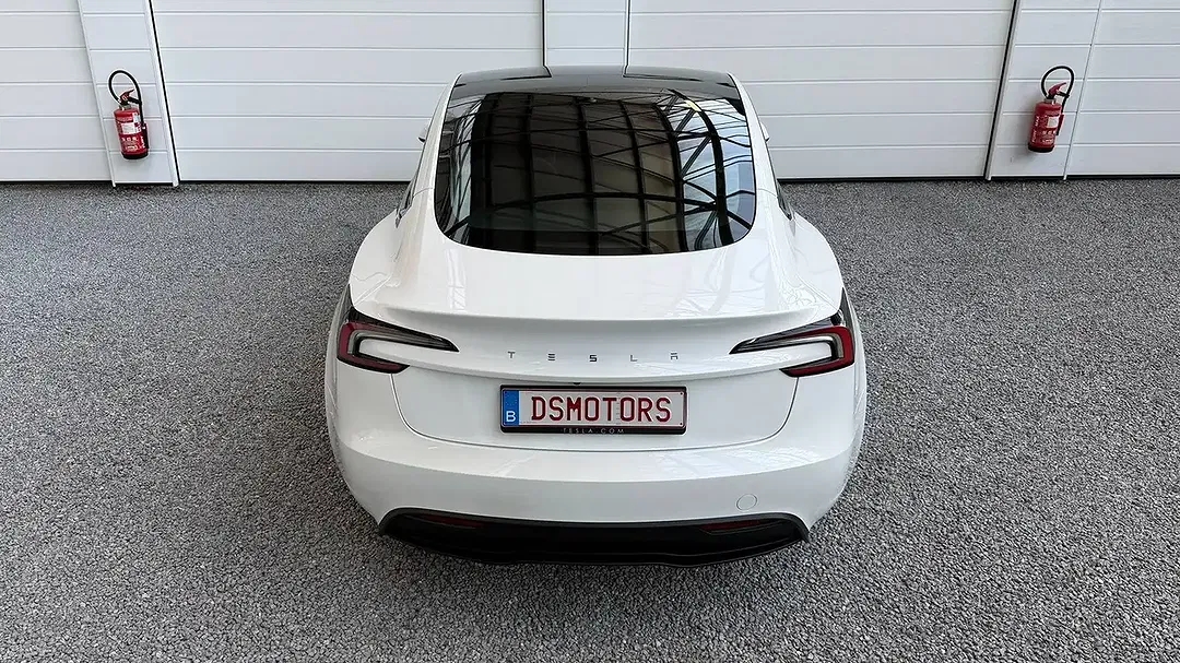 Tesla Model 3 RWD Premium - Thumbnail 4