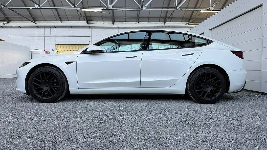 Tesla Model 3 RWD Premium - Thumbnail 6