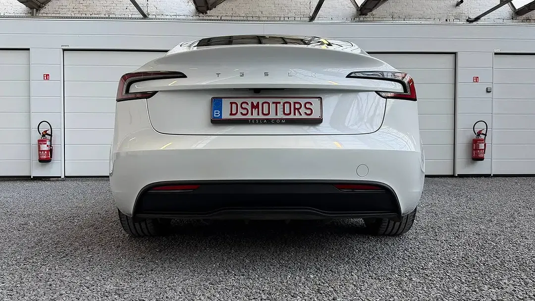 Tesla Model 3 RWD Premium - Thumbnail 8