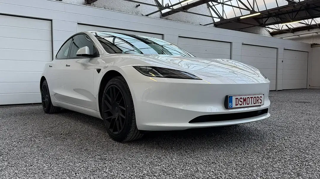 Tesla Model 3 RWD Premium - Thumbnail 9