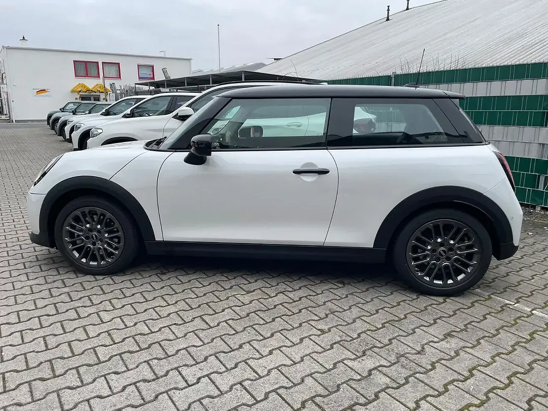 MINI Cooper C - Thumbnail 3