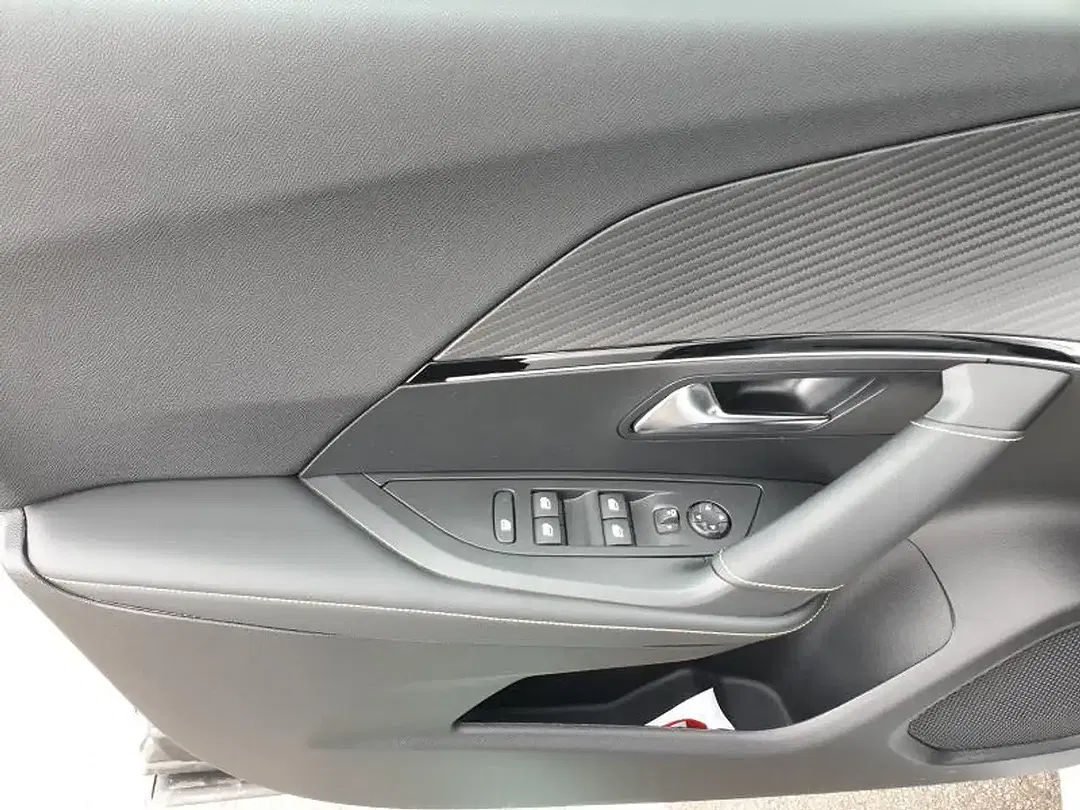 Peugeot 2008 EAT8 GT - Thumbnail 12