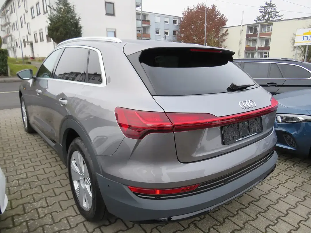 Audi e-tron 55 quattro - Thumbnail 4