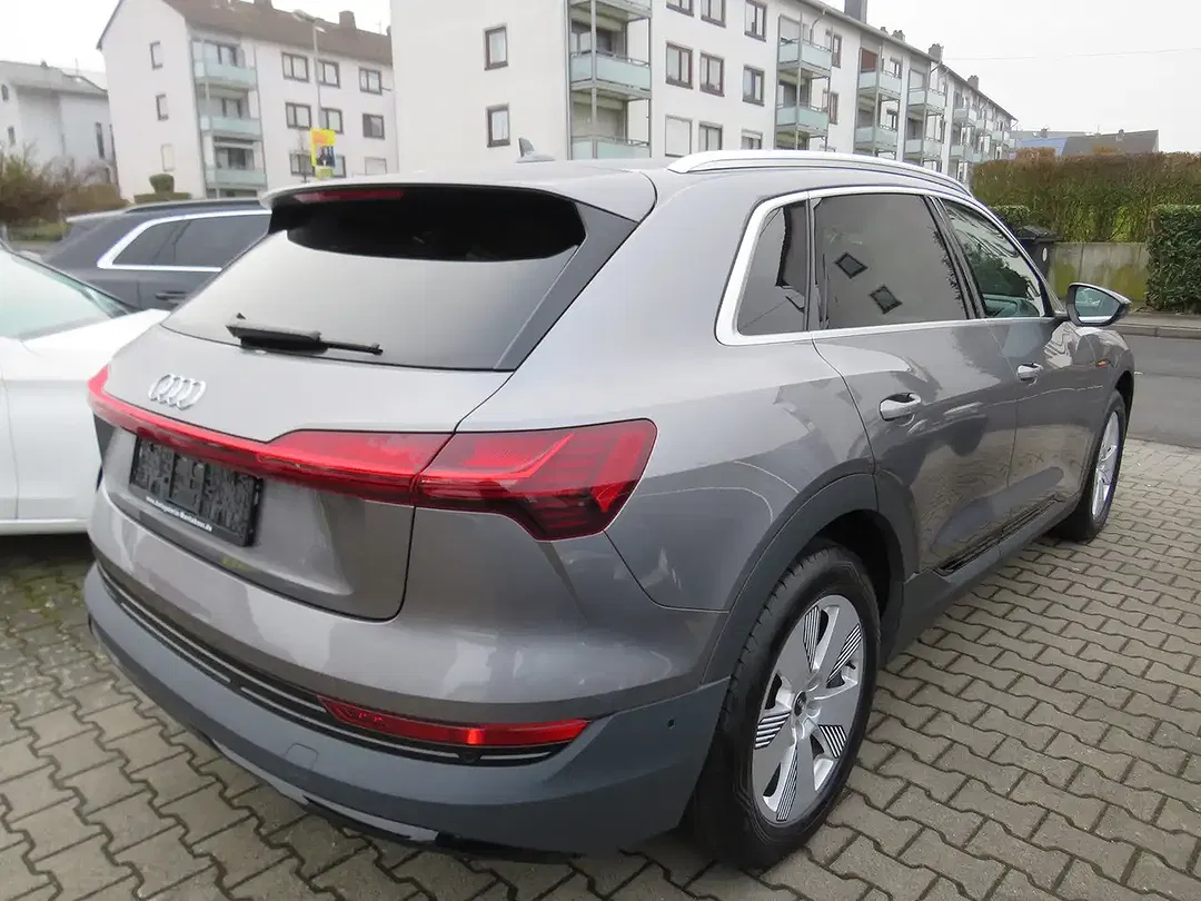 Audi e-tron 55 quattro - Thumbnail 6