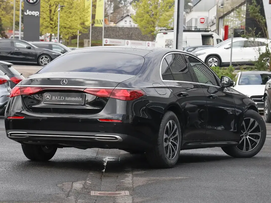 Mercedes-Benz E 220 Avantgarde - Thumbnail 2