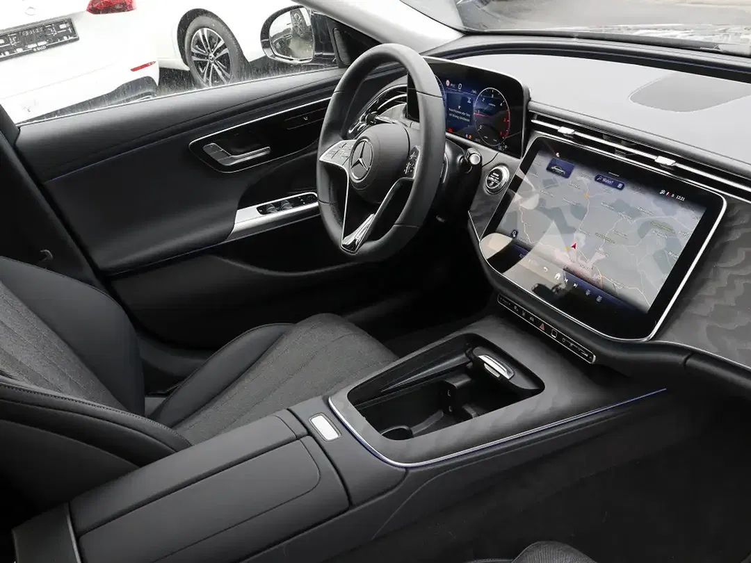 Mercedes-Benz E 220 Avantgarde - Thumbnail 3