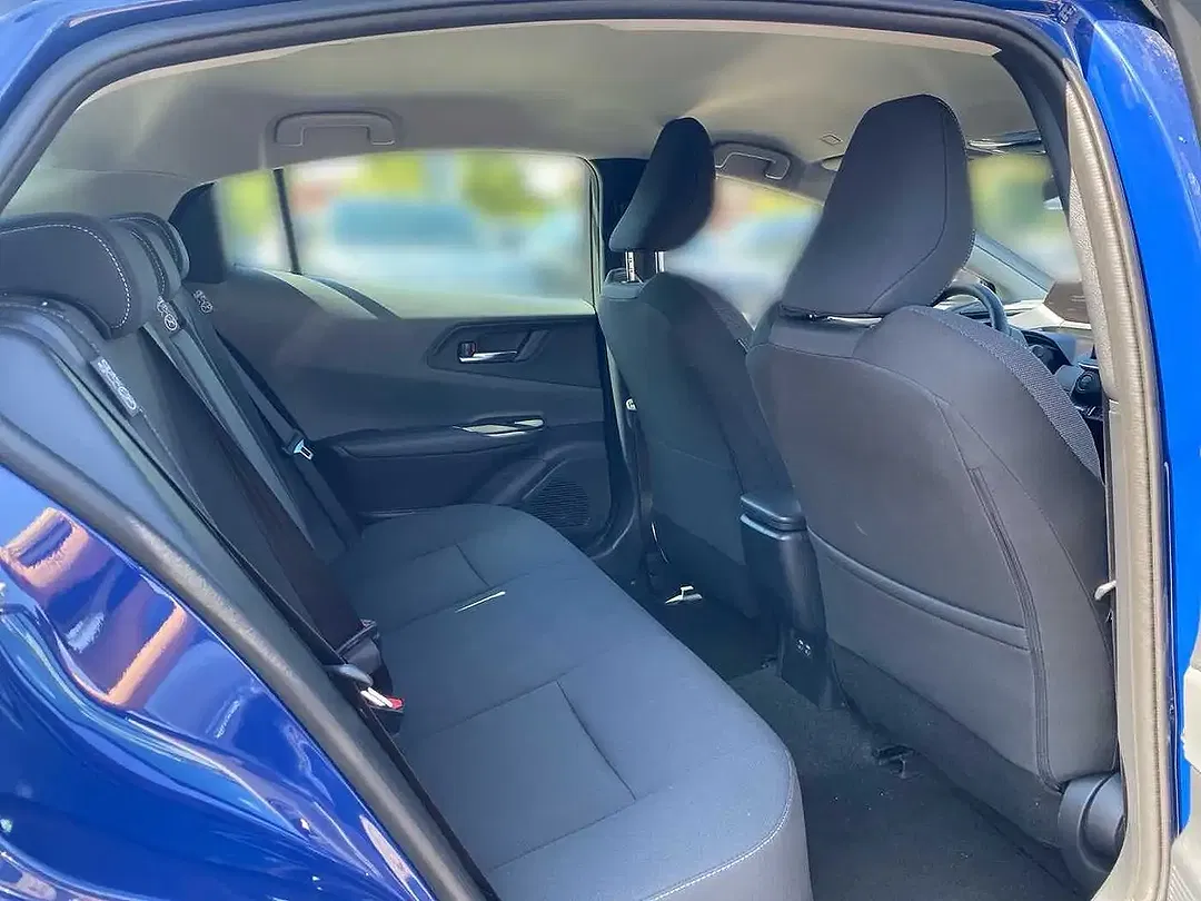Toyota Prius PHEV Executive - Thumbnail 7