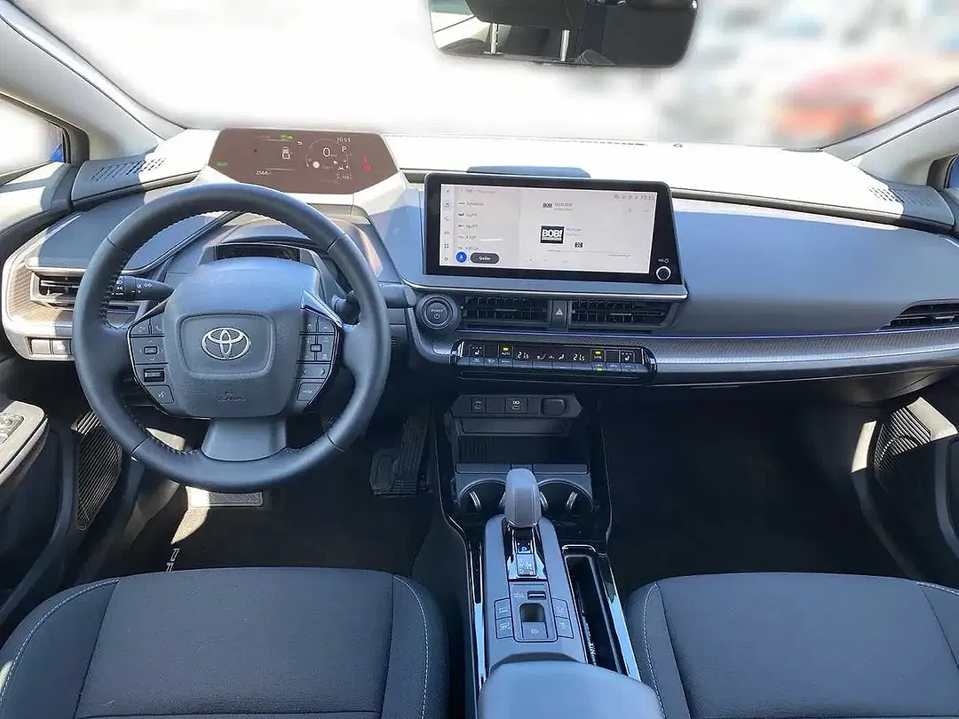 Toyota Prius PHEV Executive - Thumbnail 8