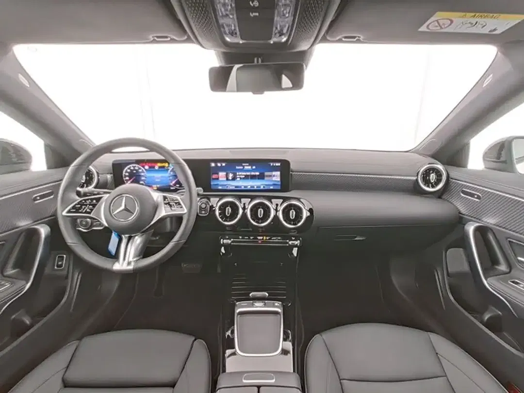 Mercedes-Benz CLA 180 - Thumbnail 5