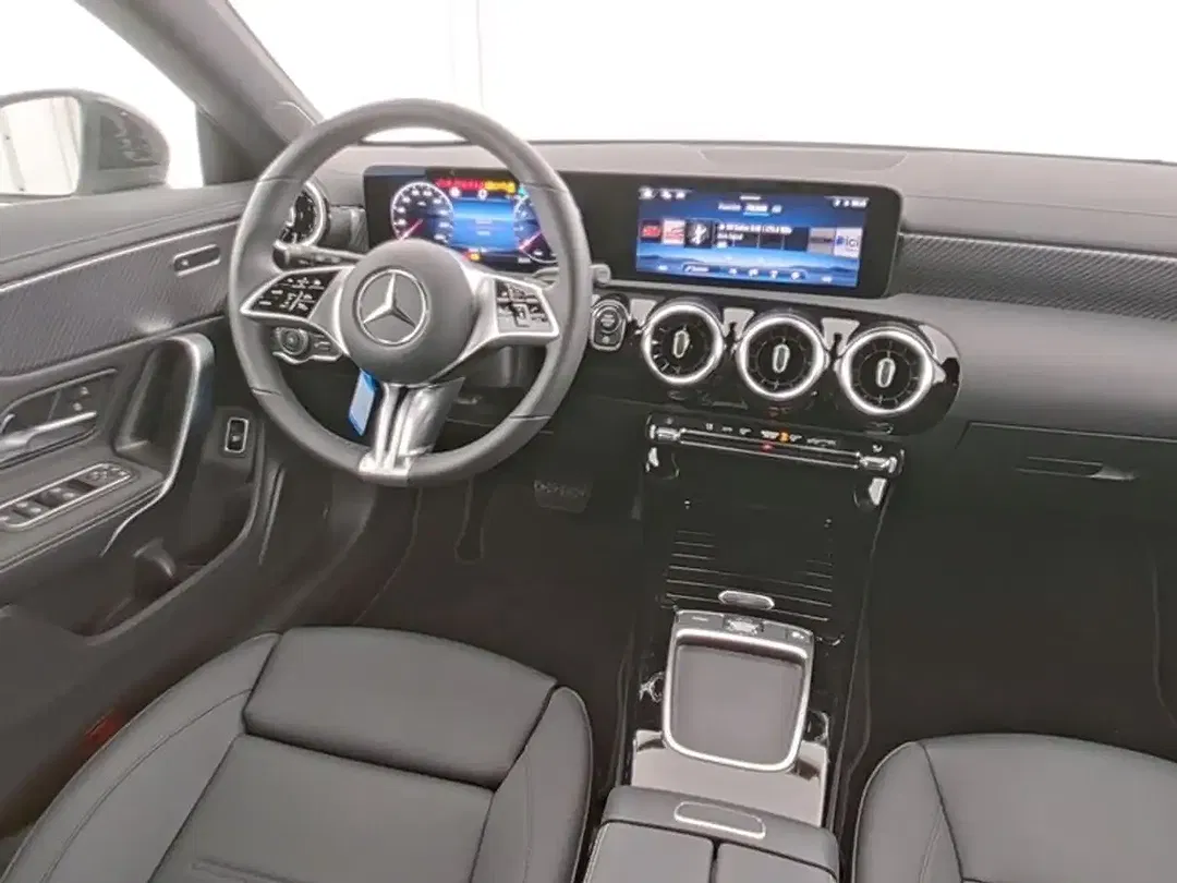 Mercedes-Benz CLA 180 - Thumbnail 7