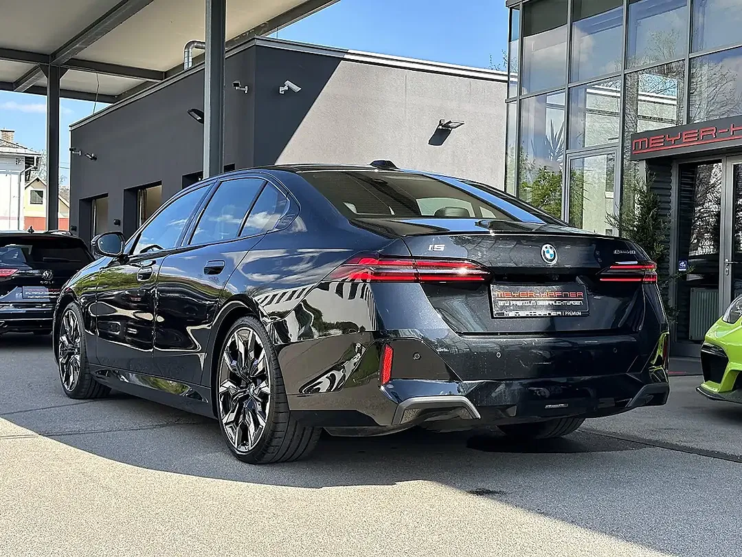 BMW i5 eDrive Pro - Thumbnail 4