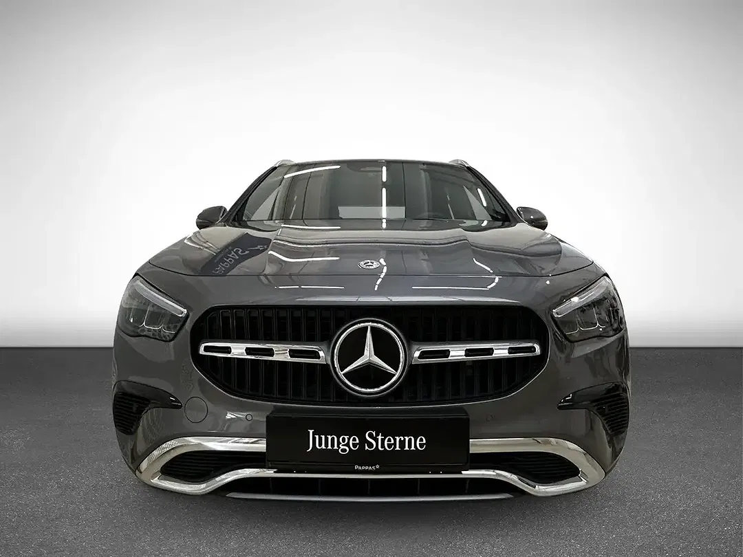 Mercedes-Benz GLA 180 - Thumbnail 3