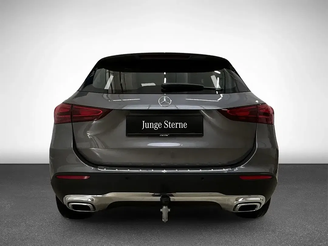 Mercedes-Benz GLA 180 - Thumbnail 4