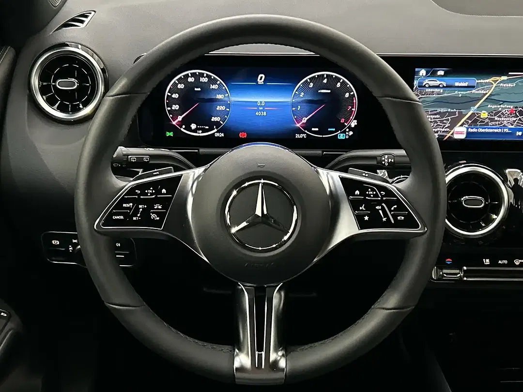 Mercedes-Benz GLA 180 - Thumbnail 8
