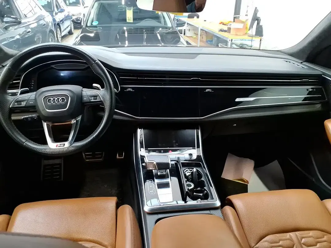 Audi RS Q8 quattro Matrix LED - Thumbnail 5