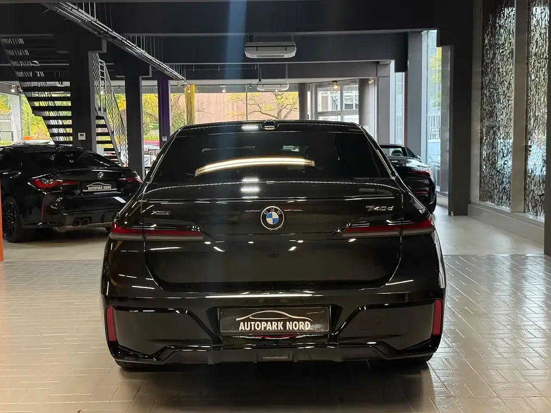 BMW 740 M Sport Pro Lounge - Thumbnail 6