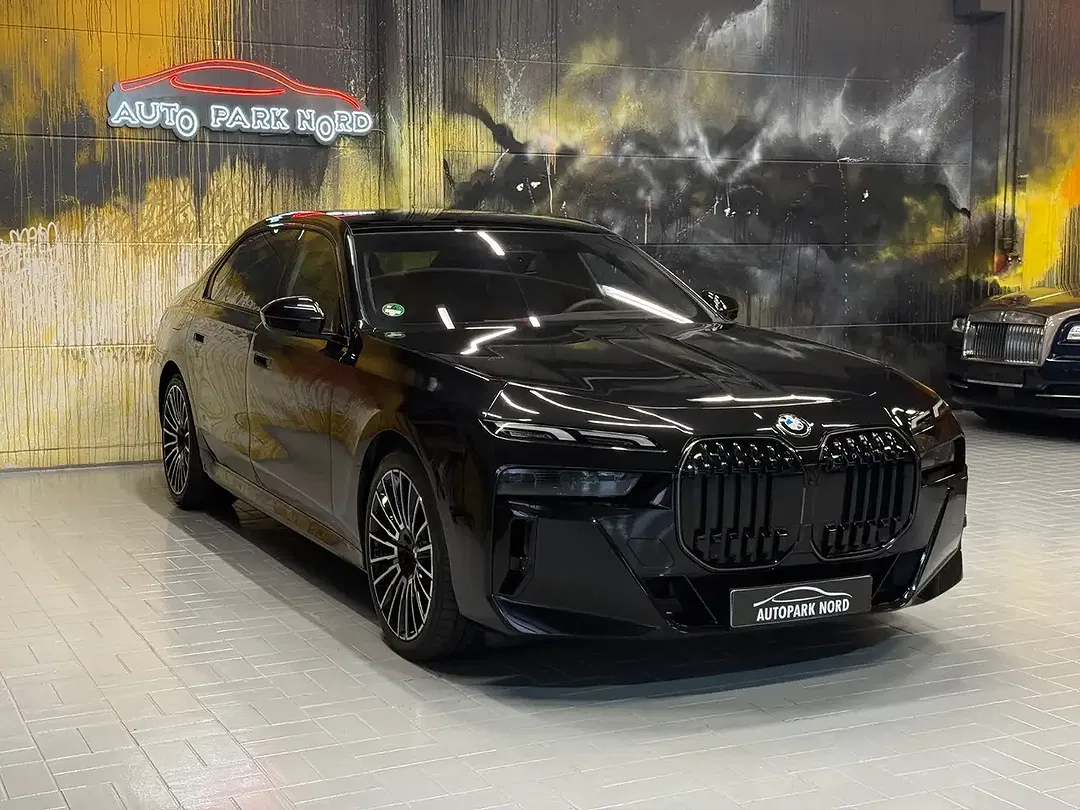BMW 740 M Sport Pro Lounge - Thumbnail 9