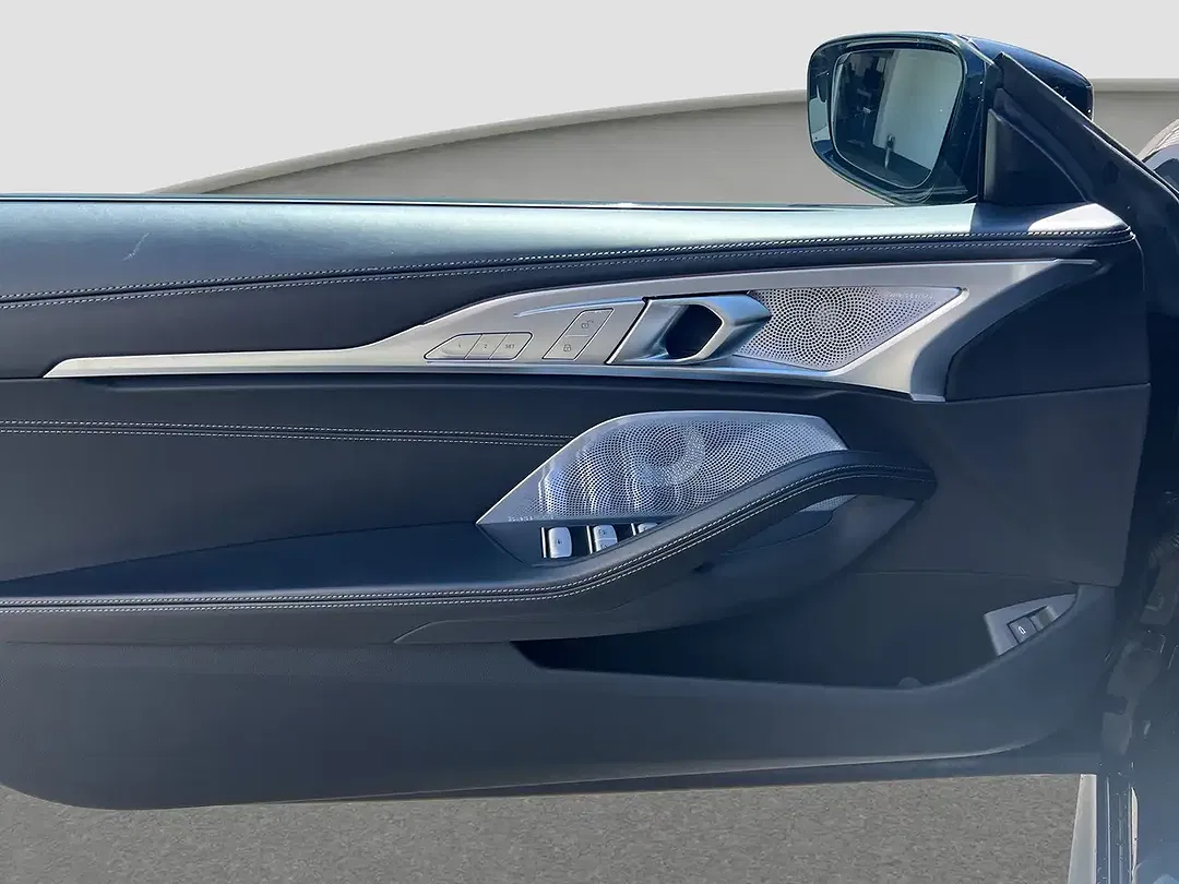 BMW 840 xDrive Convertible M Sport - Thumbnail 18
