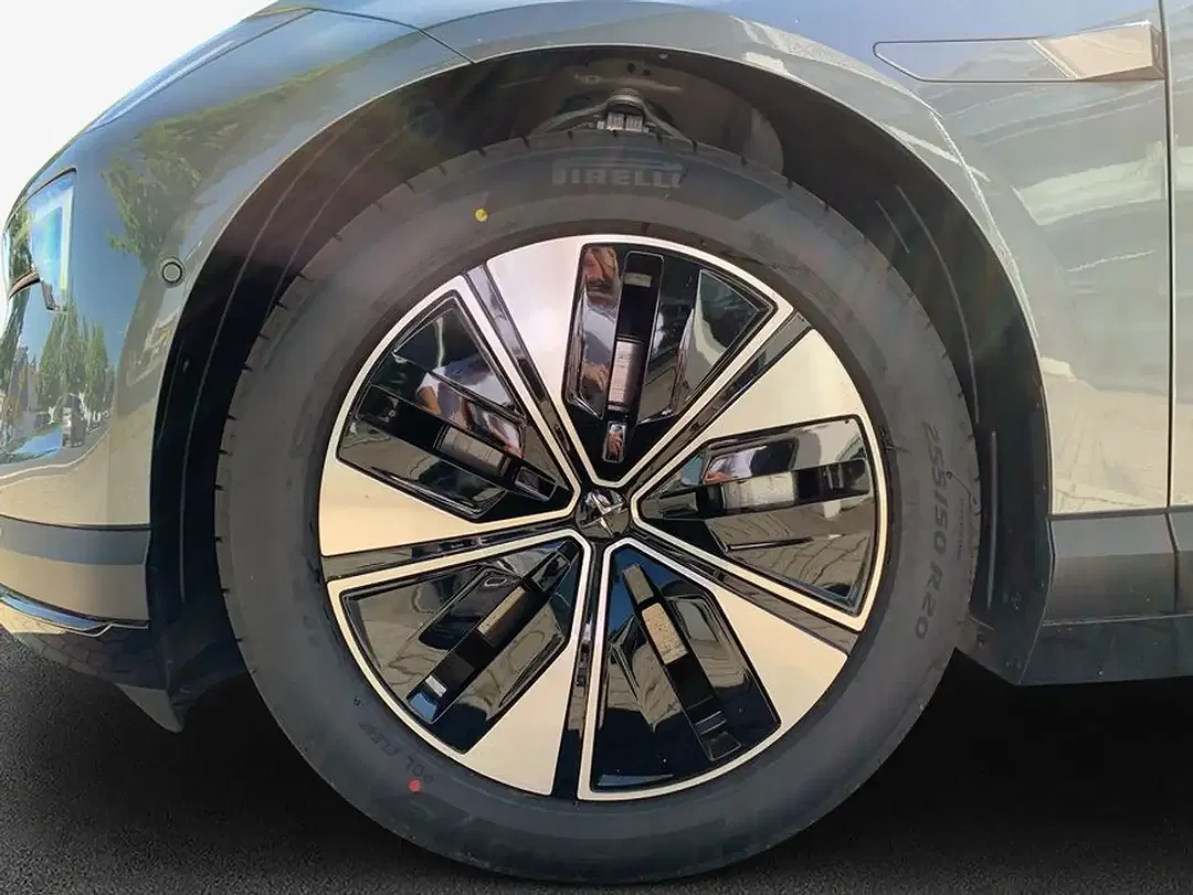 Polestar 4 100 kWh Single Motor Plus - Thumbnail 8