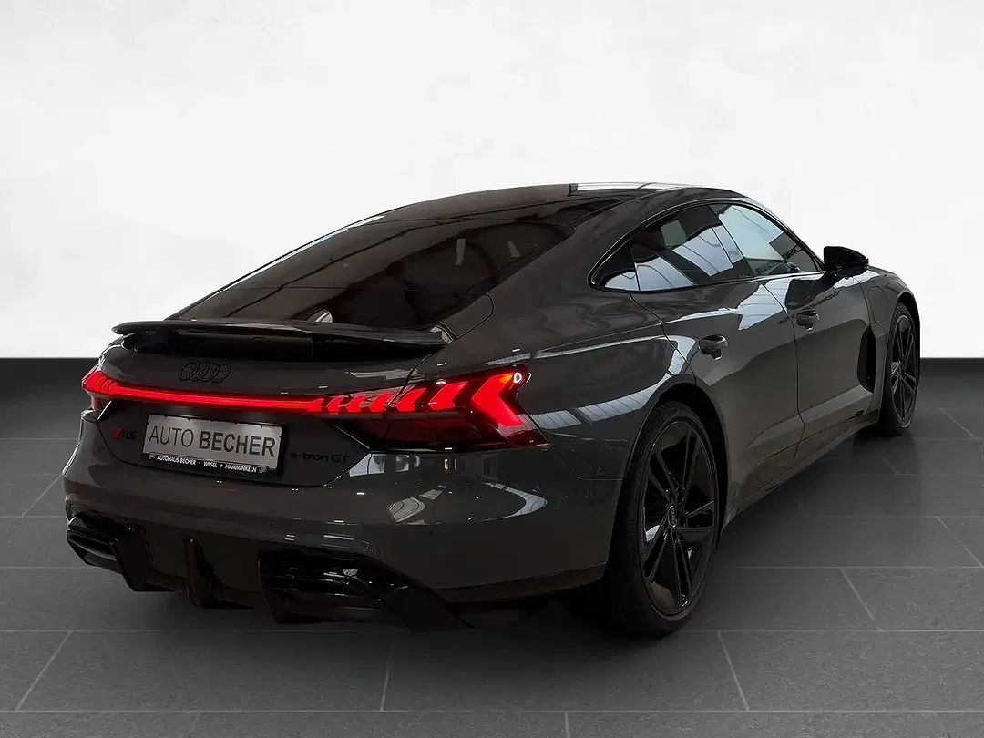 Audi RS e-tron GT Matrix LED - Thumbnail 3