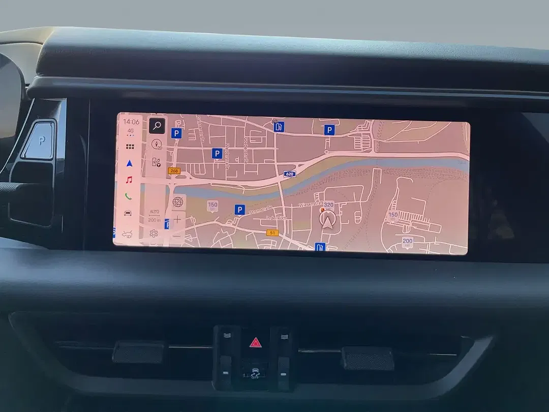 Porsche Macan 4 - Thumbnail 14