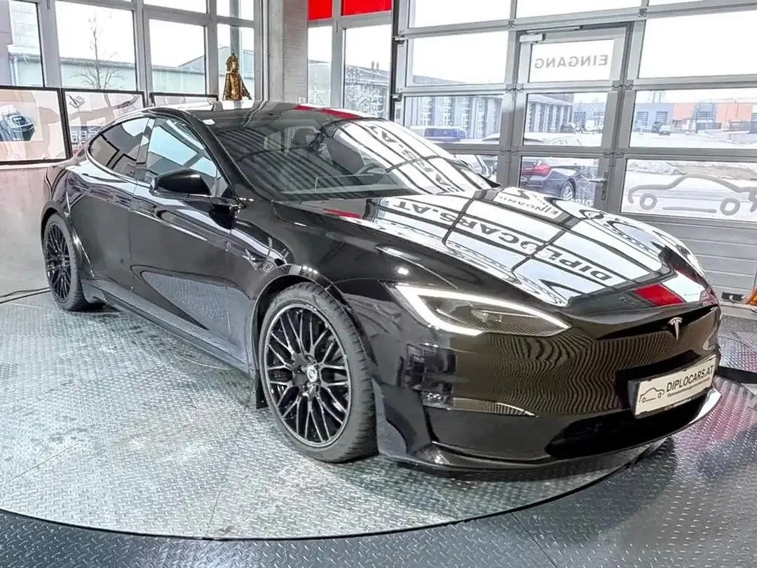 Tesla Model S Plaid - foto 1