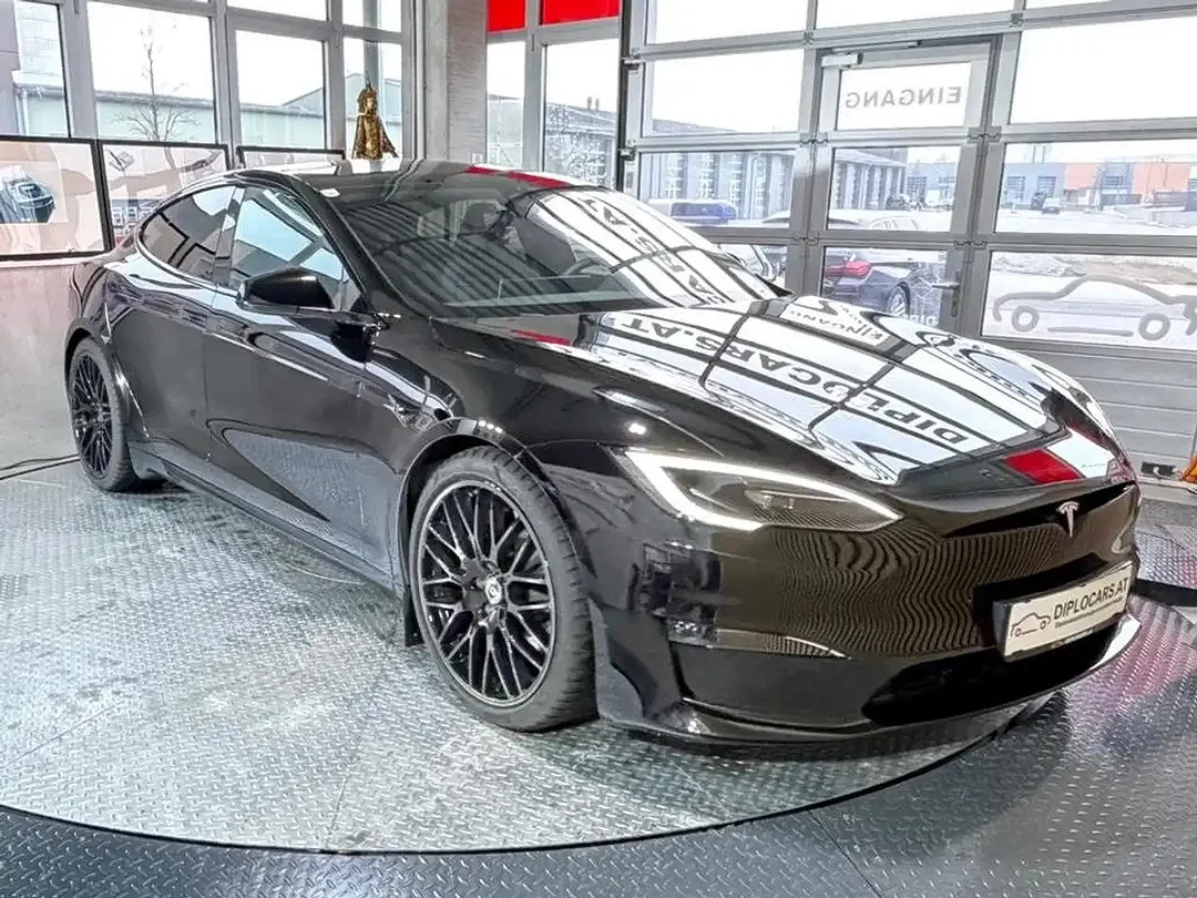 Tesla Model S Plaid - Afbeelding 1