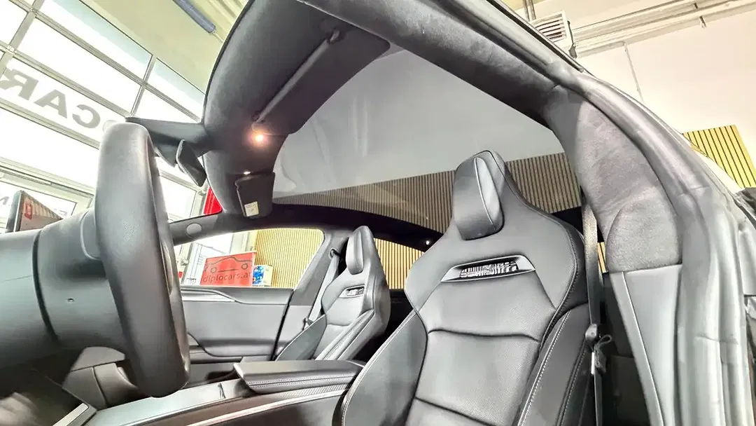 Tesla Model S Plaid - Thumbnail 11
