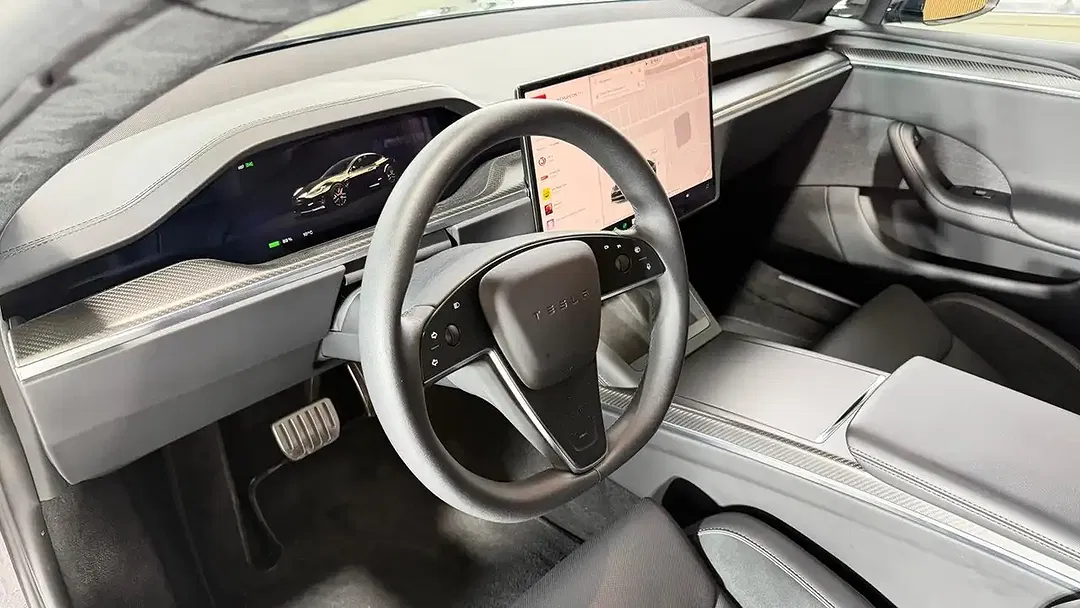 Tesla Model S Plaid - Thumbnail 14