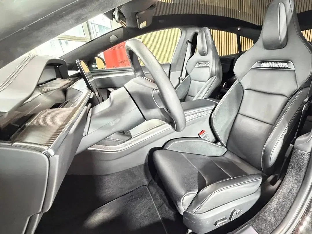 Tesla Model S Plaid - Thumbnail 9