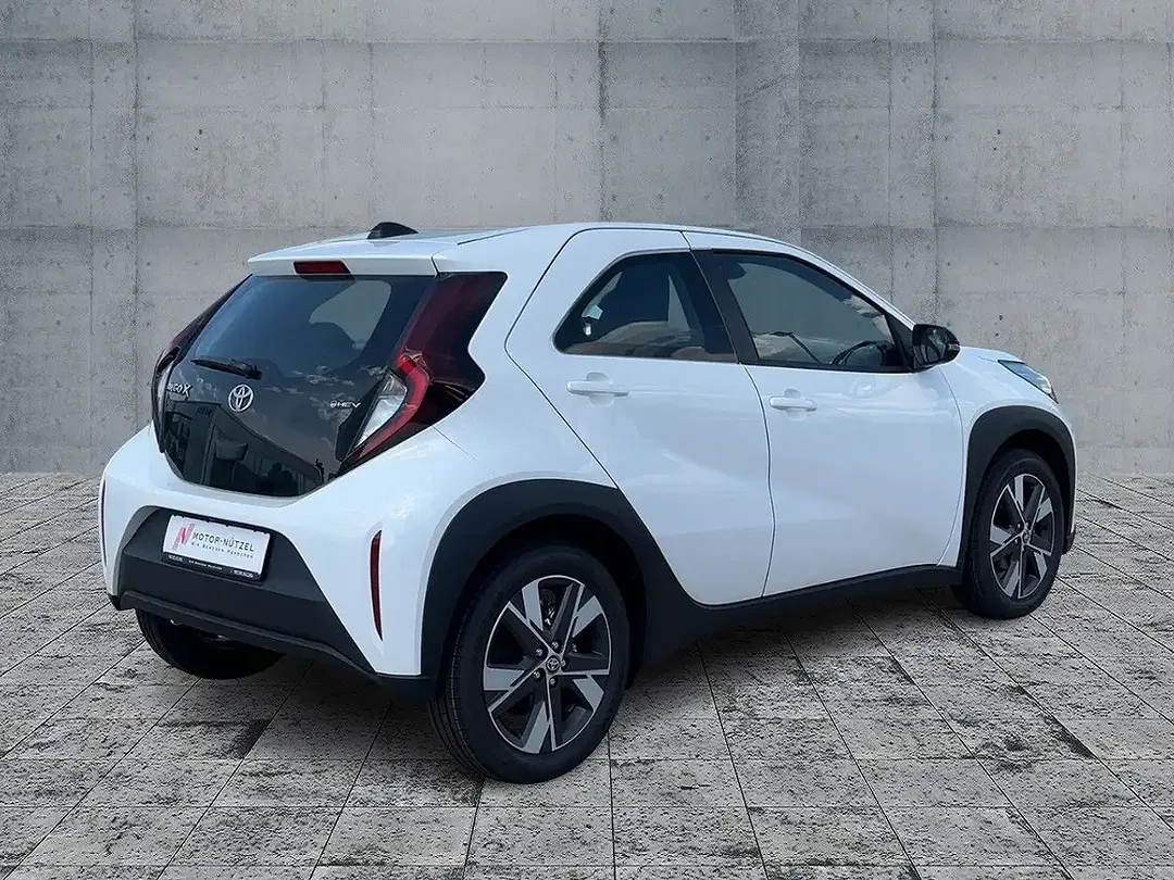 Toyota Aygo X 1.5 Hybrid Active - Thumbnail 6